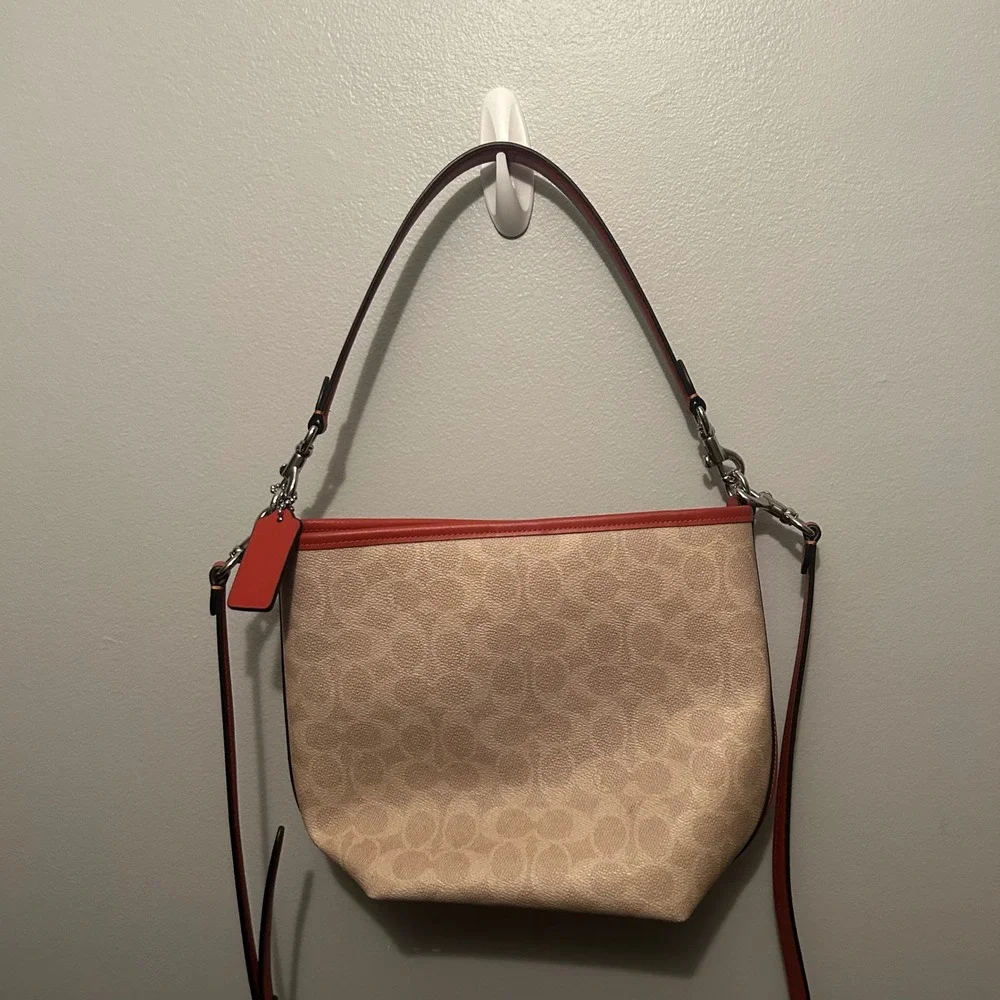 Coach City Bucket Bag Womens Medium Beige Red Signature Canvas Crossbody CT800